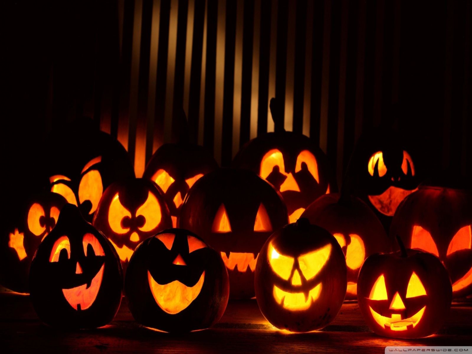 Zucche di Halloween illuminate, sfondo 1600x1200 HD Ready, PC