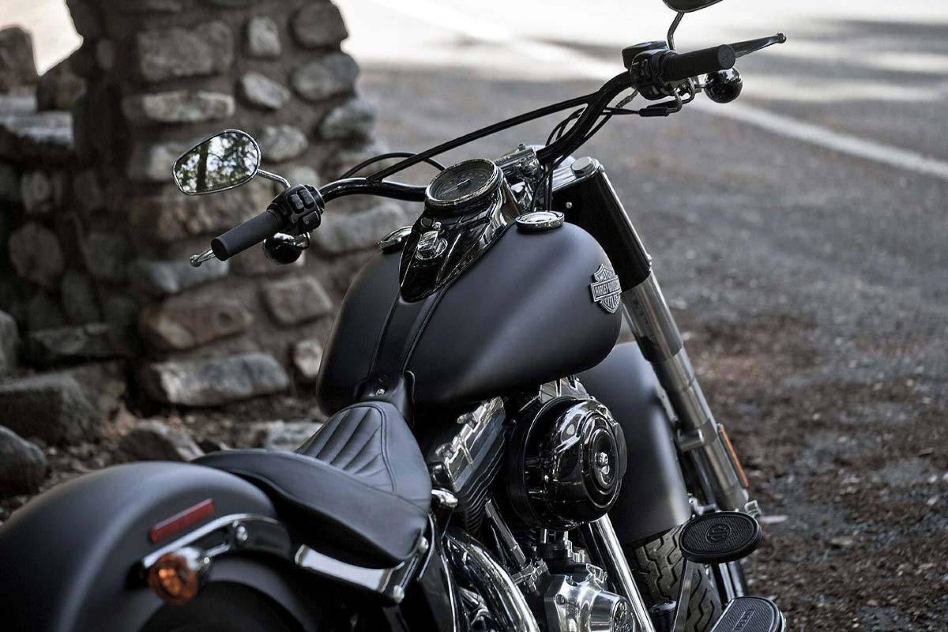 Moto Harley Davidson nera, 1920x1280 WUXGA, Desktop