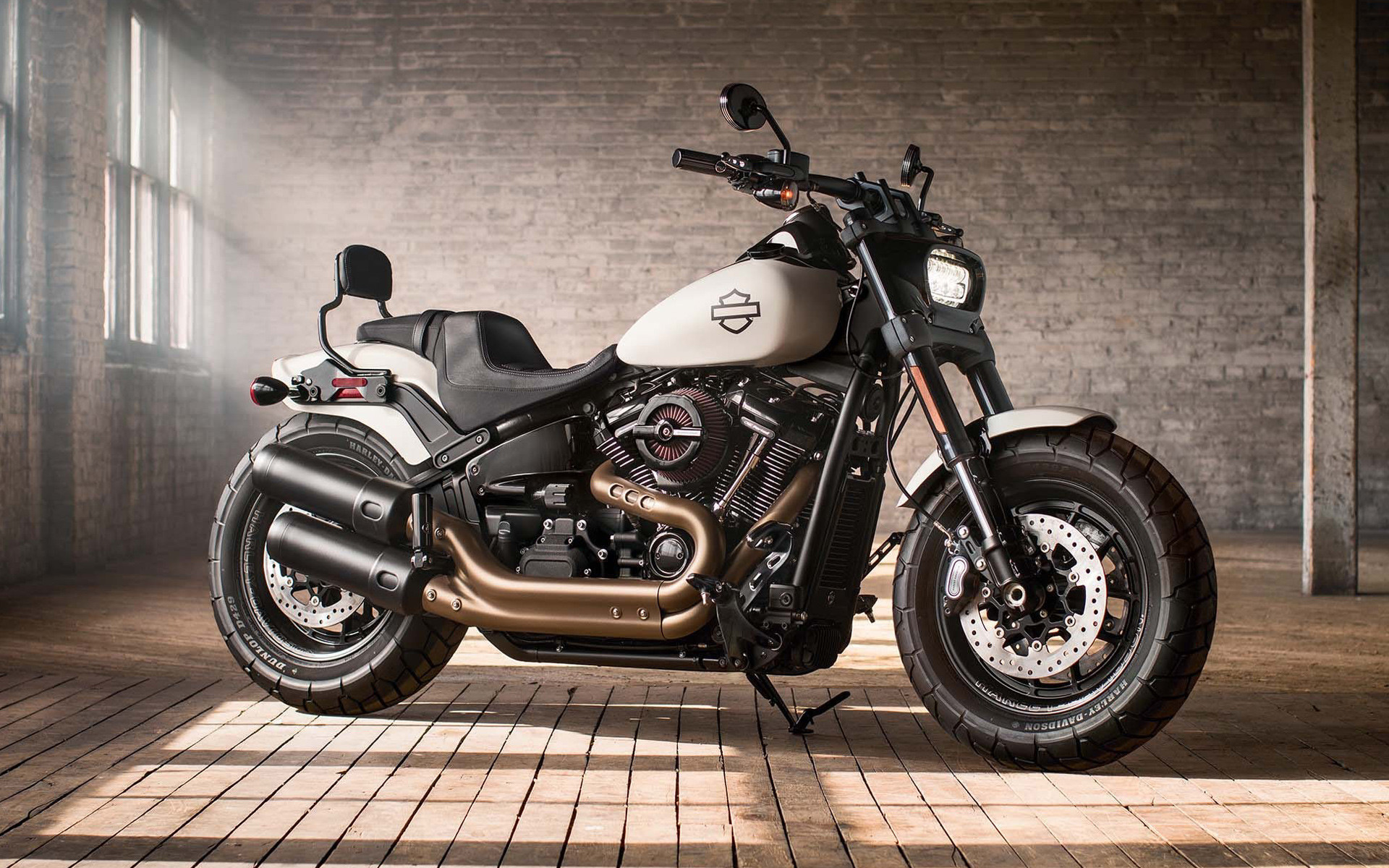 Moto Harley Davidson bianca, 1920x1200 Full HD+ WUXGA, iMac