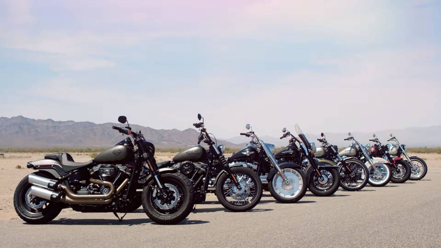 Fila motociclette Harley Davidson, 1439x810 720p, PC