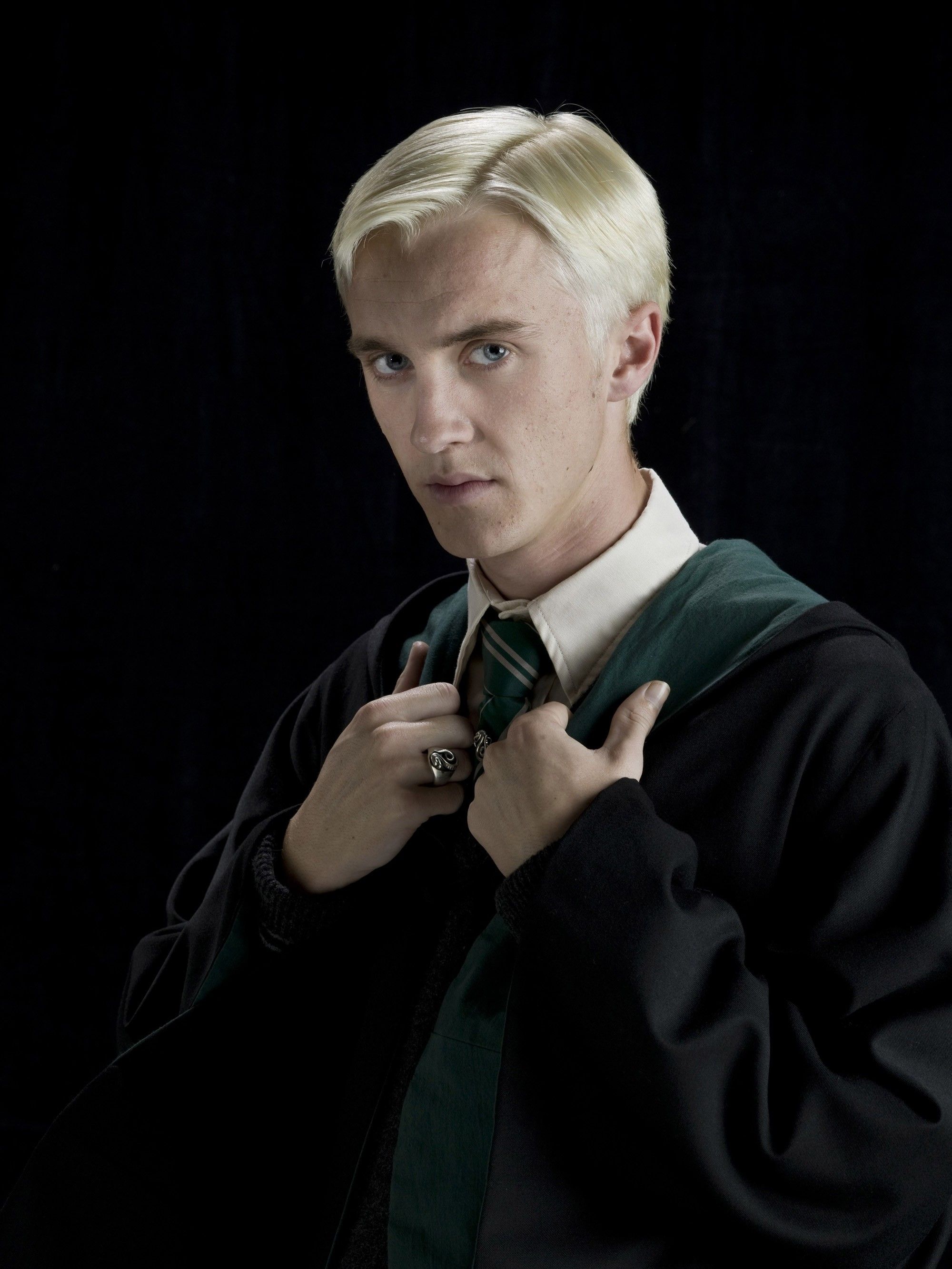 Draco Malfoy stile anime magia, Harry Potter, 1748x2480 Verticale, Telefono