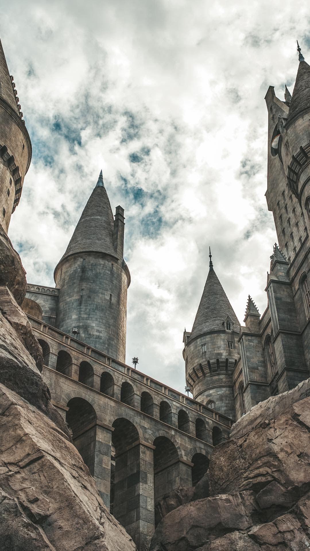 Castello Hogwarts torri grigie, 1080x1920 Full HD Verticale, Smartphone
