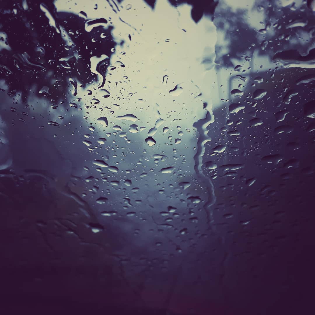 Gocce di pioggia su vetro, 1080x1080 HD, Desktop