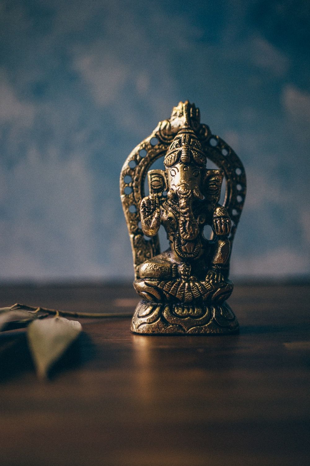Statuetta Ganesh dorata, 1000x1500 Full HD Verticale, iPhone