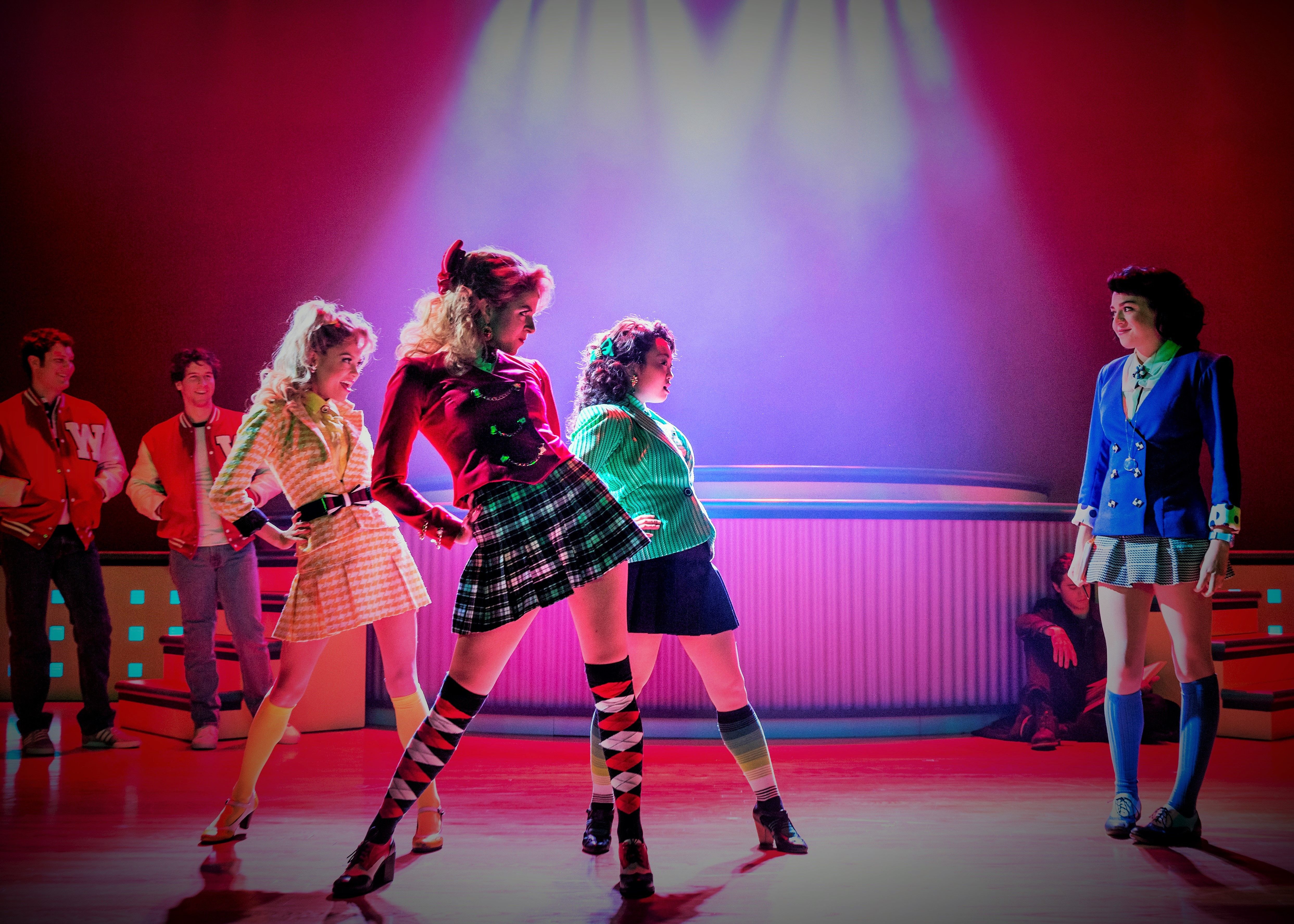 Heathers The Musical, scena teatrale, 4971x3551 UHD, Monitor Gaming