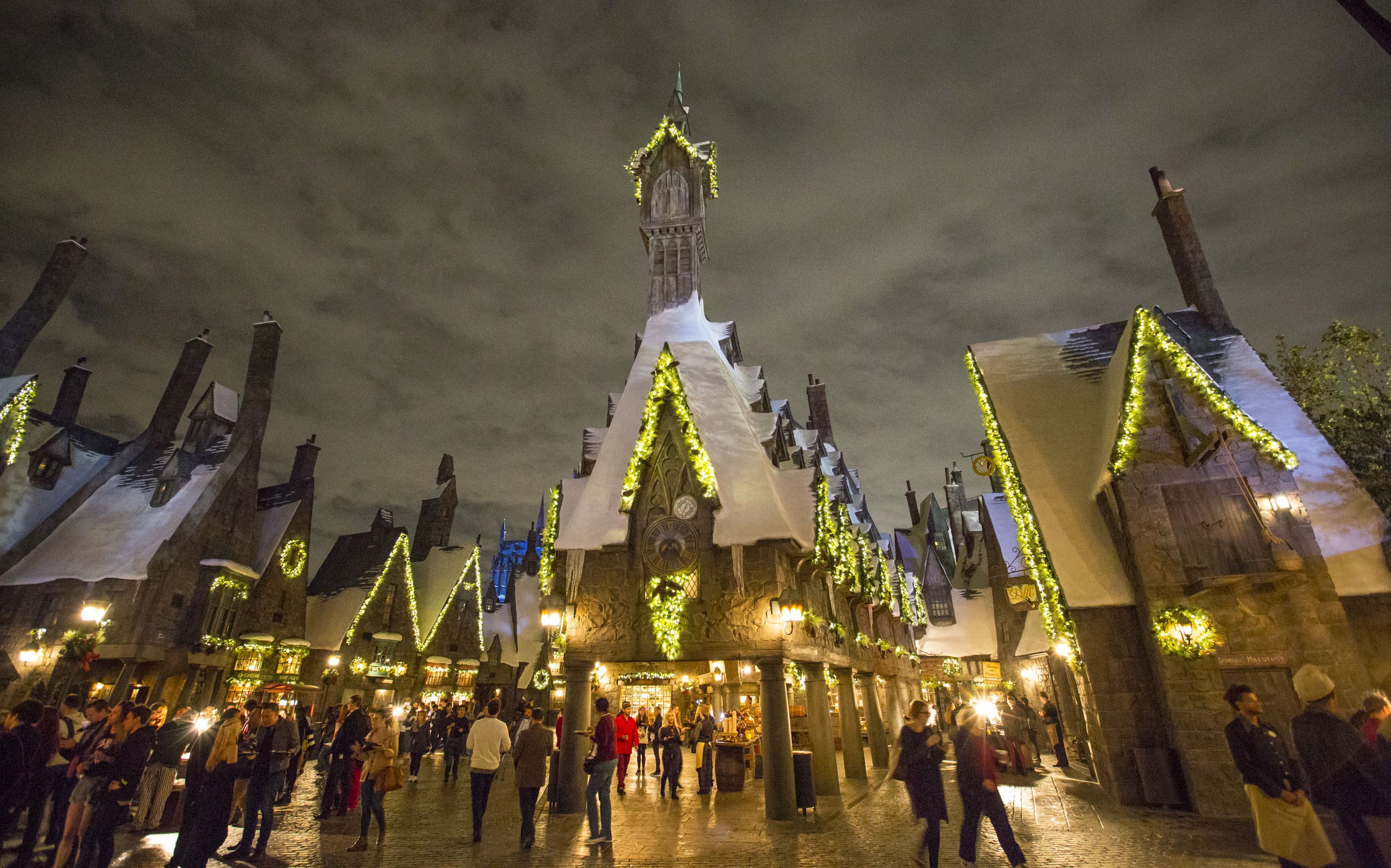 Castello Disney natalizio con Babbo Natale, classici d'animazione, 2560x1600 WQXGA, Desktop