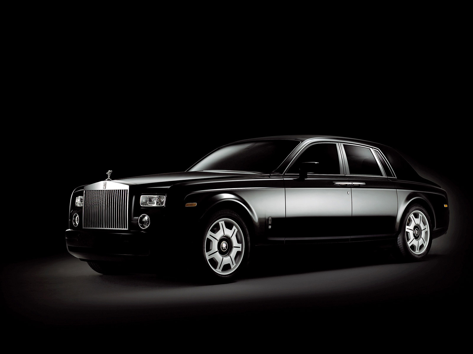 Rolls-Royce nera su sfondo scuro, 1600x1200 HD, Laptop