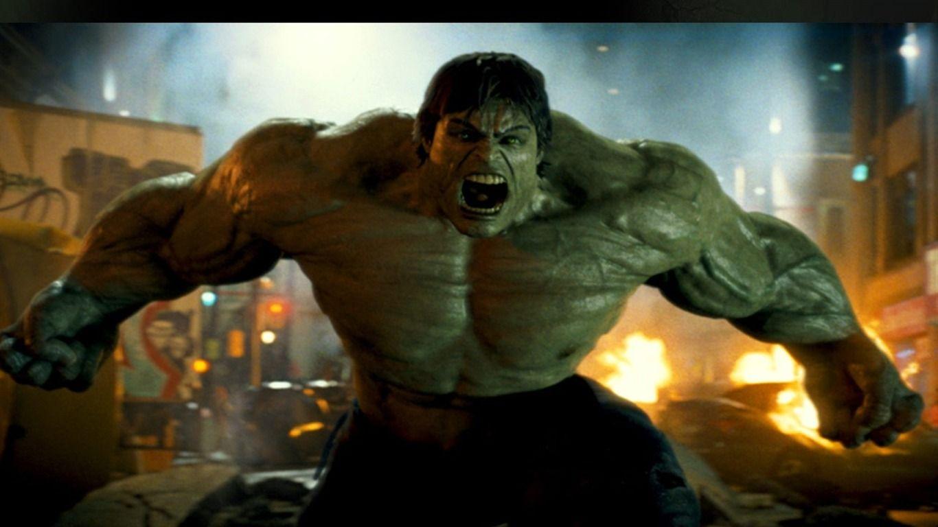 Hulk in azione, città distrutta, 1366x768 720p, PC