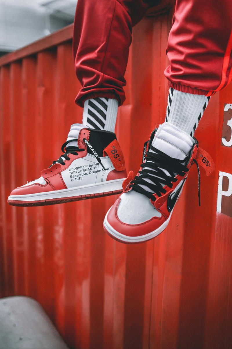 Air Jordan 1 Off-White rosse, Nike, 800x1200 Verticale, Mobile