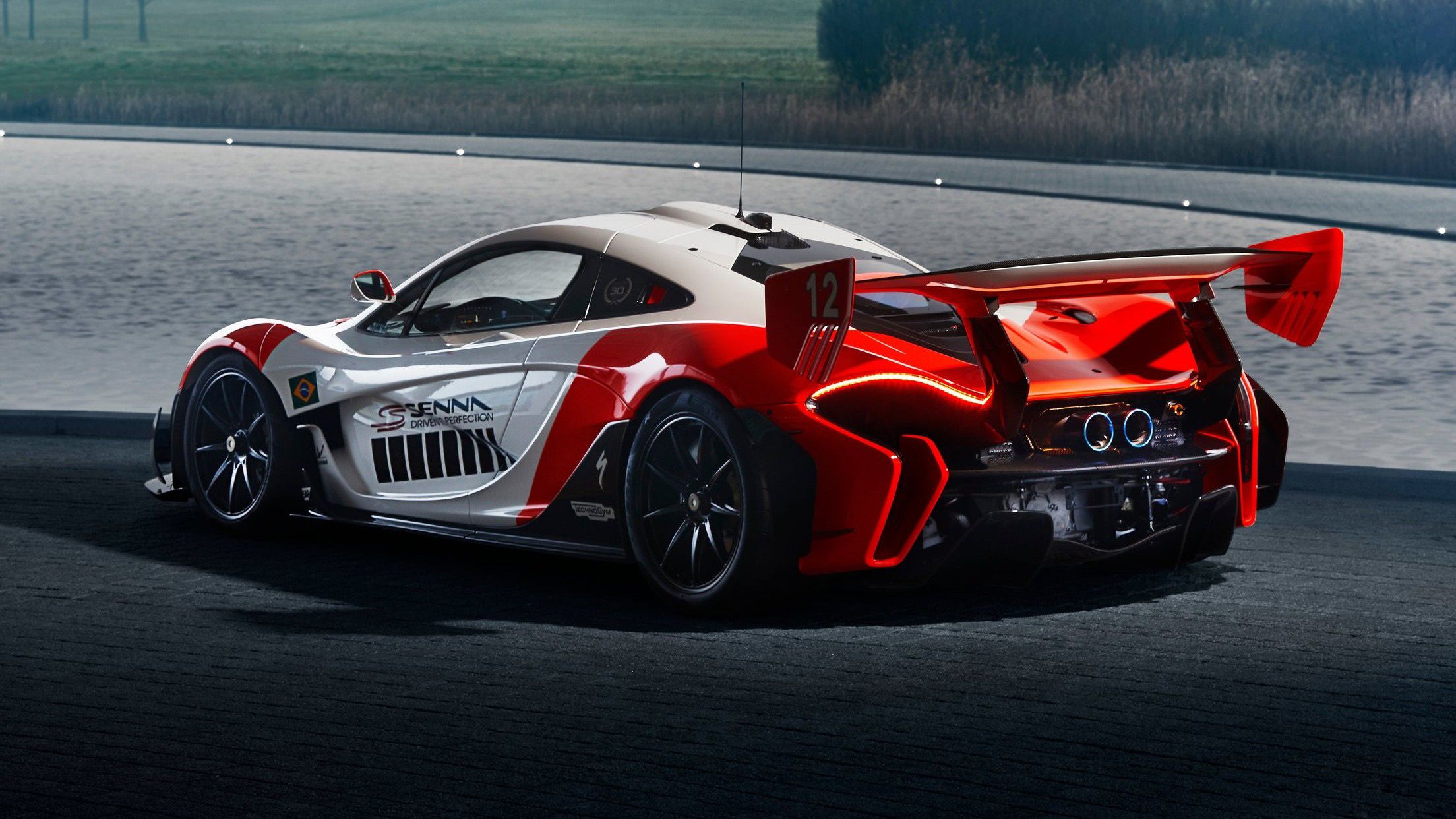 McLaren P1 GTR rossa, 2208x1242 alta risoluzione, PC Desktop