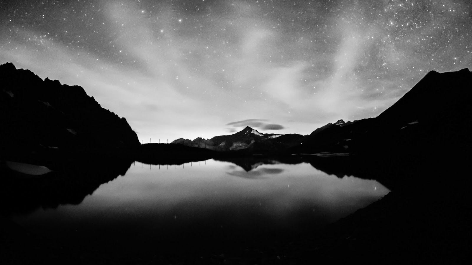 Montagne e lago in bianco e nero, 1600x900 HD, Laptop