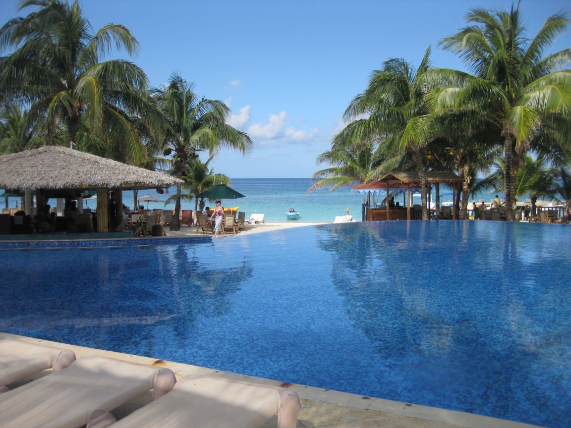 Piscina infinity vista spiaggia, 3840x2160 UHD, PC 4K