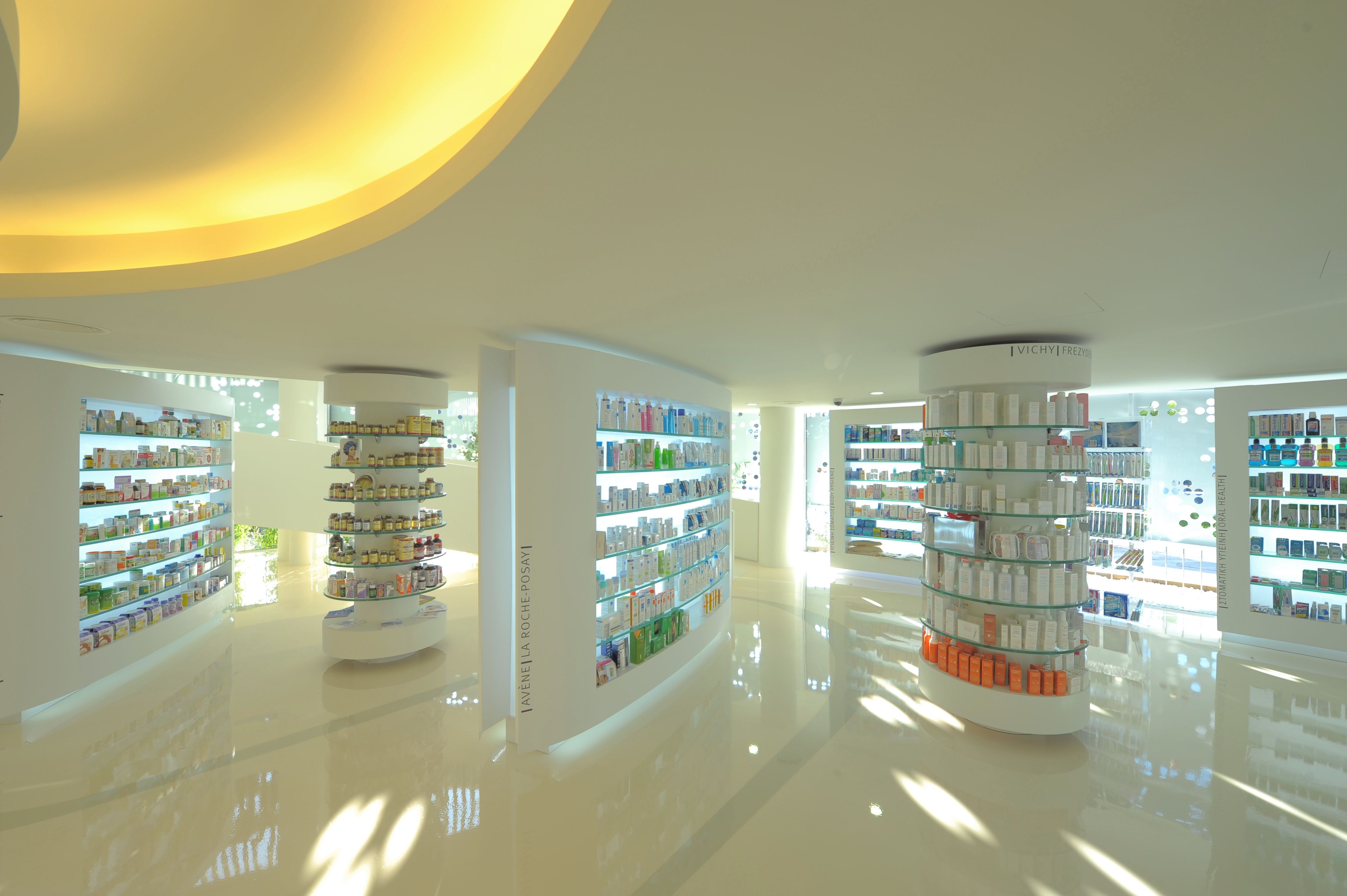 Interno farmacia moderna bianca, 4256x2832 UHD, Monitor 4K