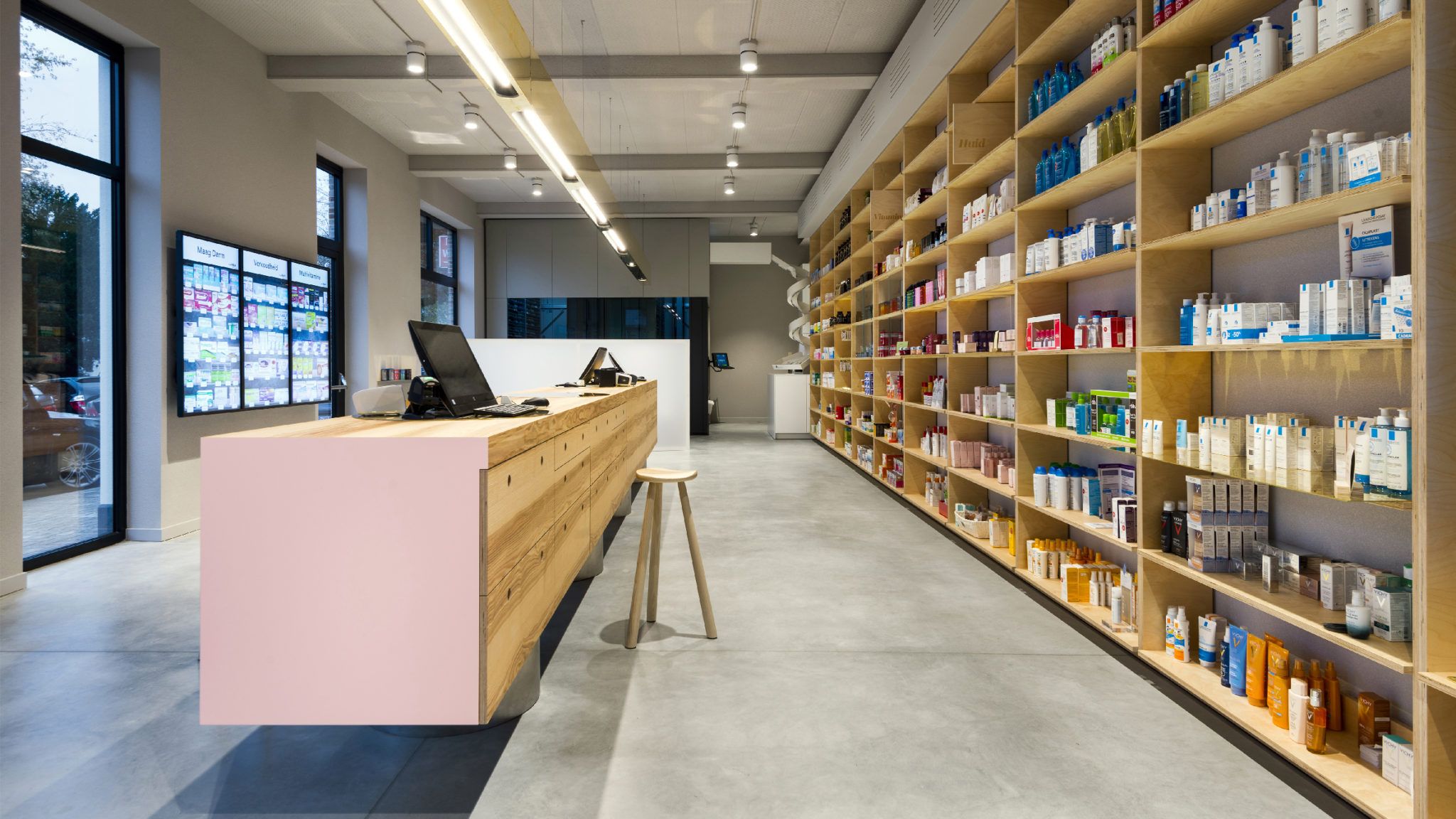 Interno farmacia moderna legno, 2048x1152 alta risoluzione, Desktop