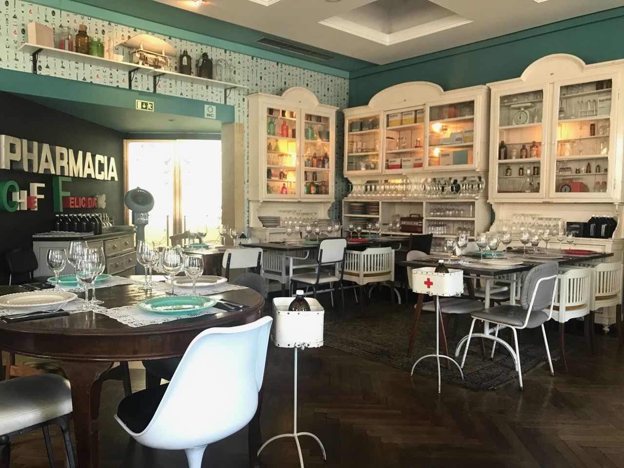 Interno farmacia moderna con piante, 1920x1080 Full HD, PC Desktop