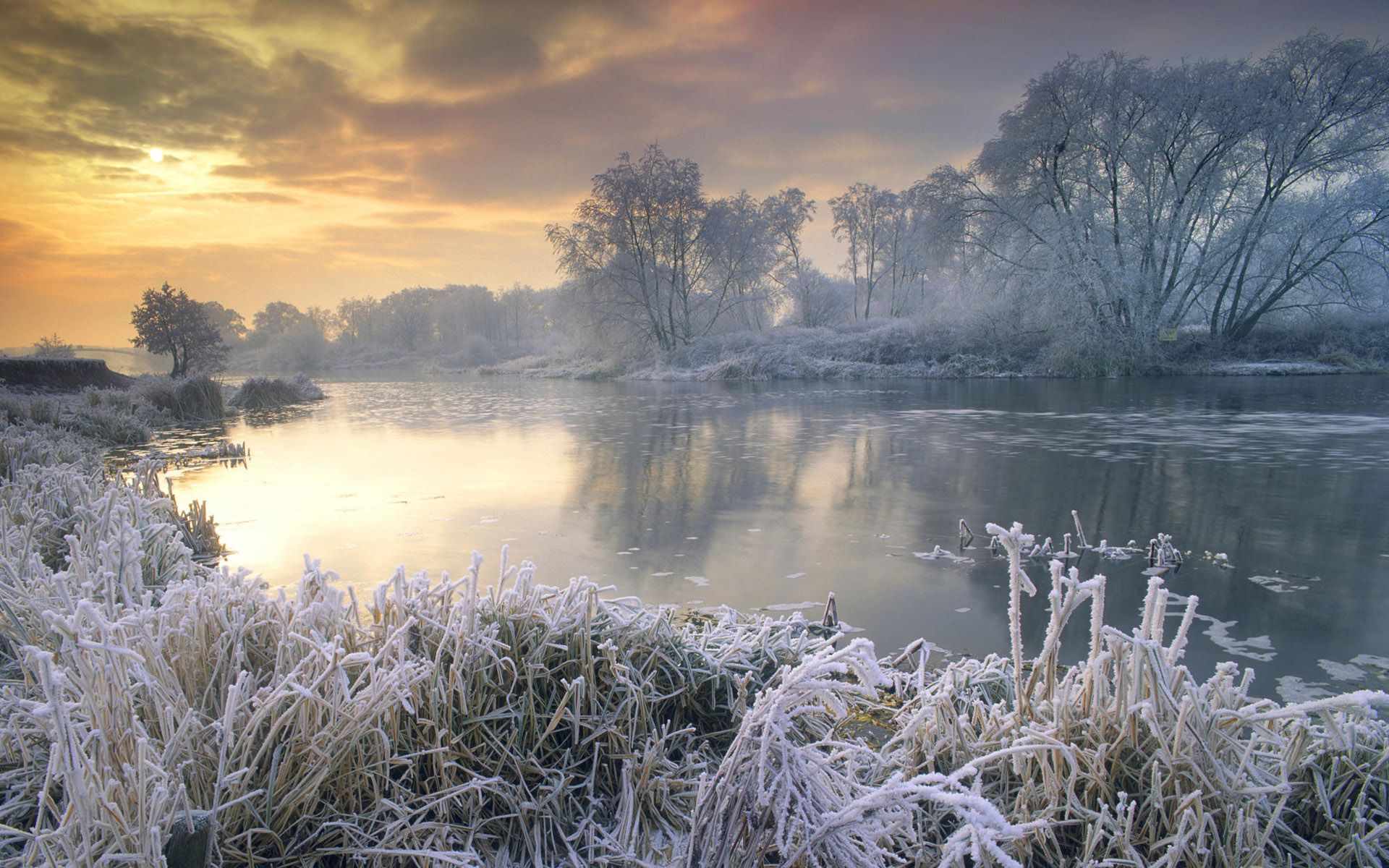 Fiume gelato all'alba invernale, 1920x1200 WUXGA, Monitor Gaming