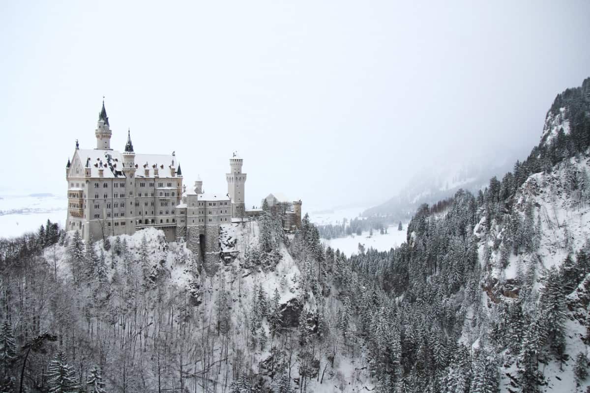 Castello Neuschwanstein innevato, 1200x800 HD, Laptop