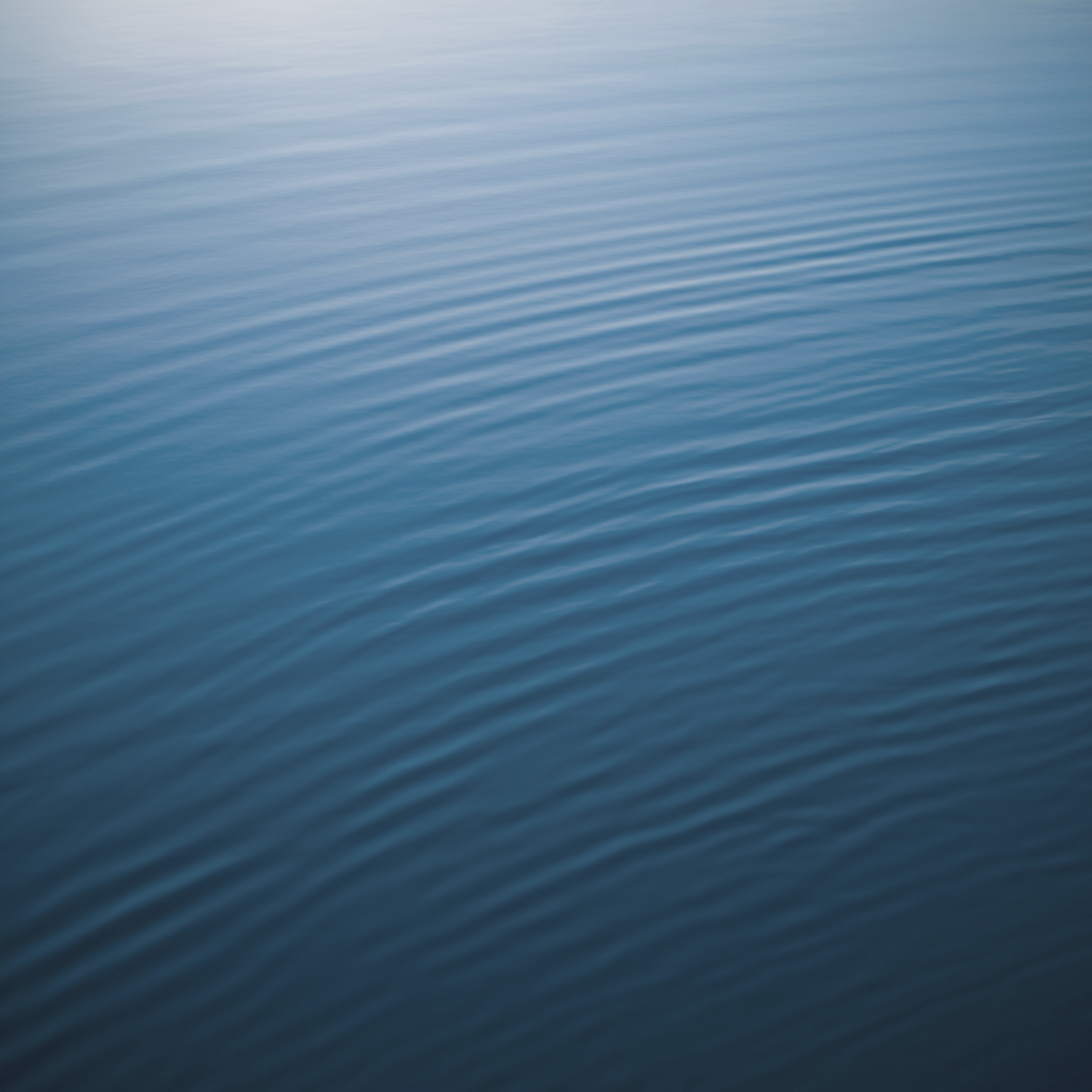 Superficie acqua blu increspata, 2048x2048 Hi-Res, Desktop