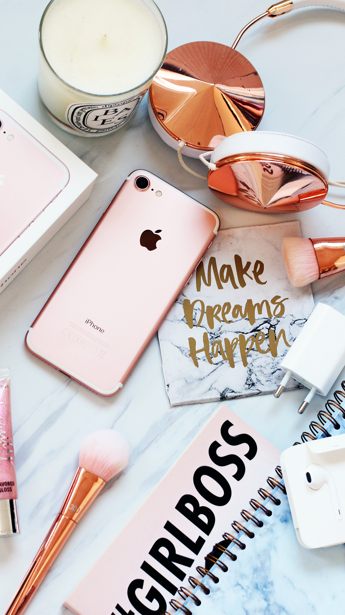 iPhone rose gold con accessori, 1200x2138 Verticale, iPhone