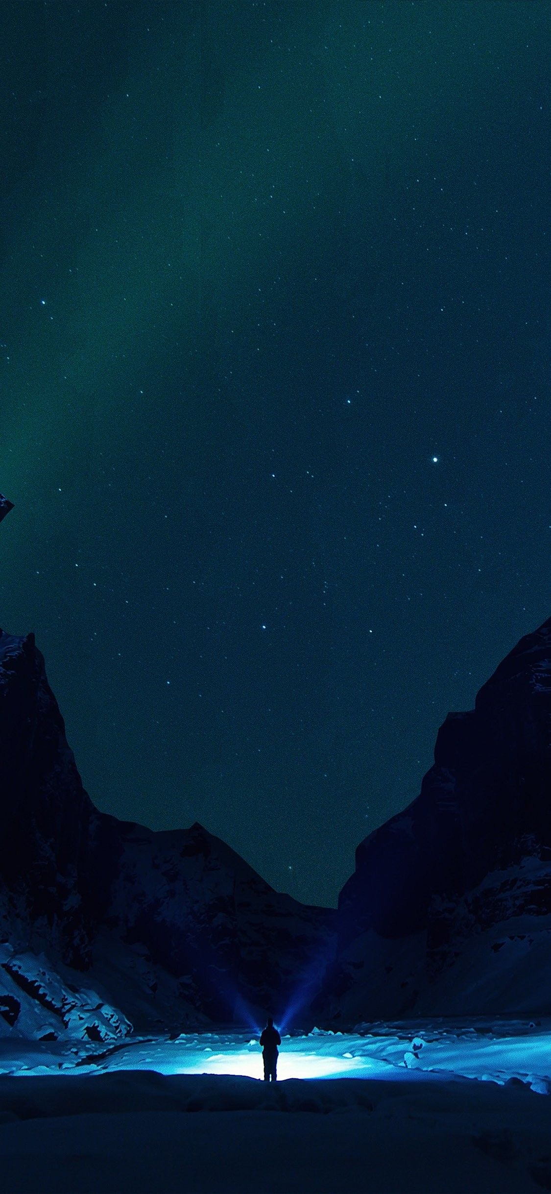 aurora notturna figura montagne, 1125x2436 Full HD Verticale, iPhone