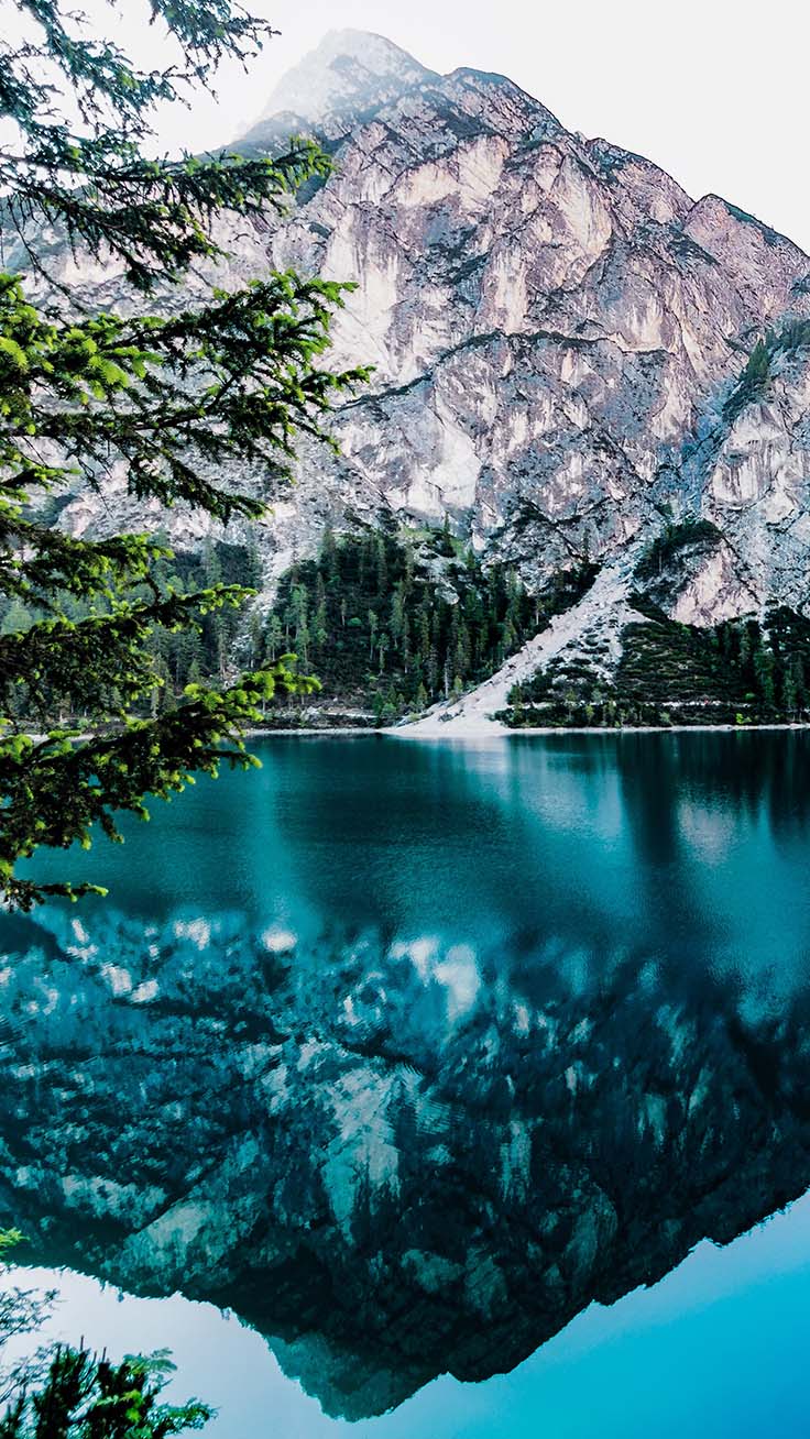 Lago di Braies montagne, 736x1308 Verticale, iPhone Plus