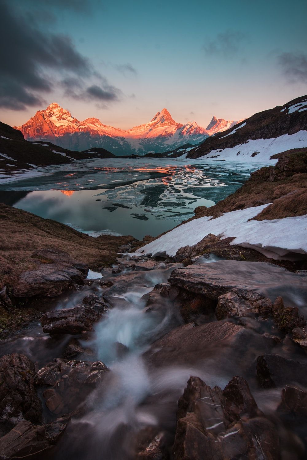 Lago alpino tramonto montagne innevate, 1000x1500 Full HD Verticale, iPhone Plus
