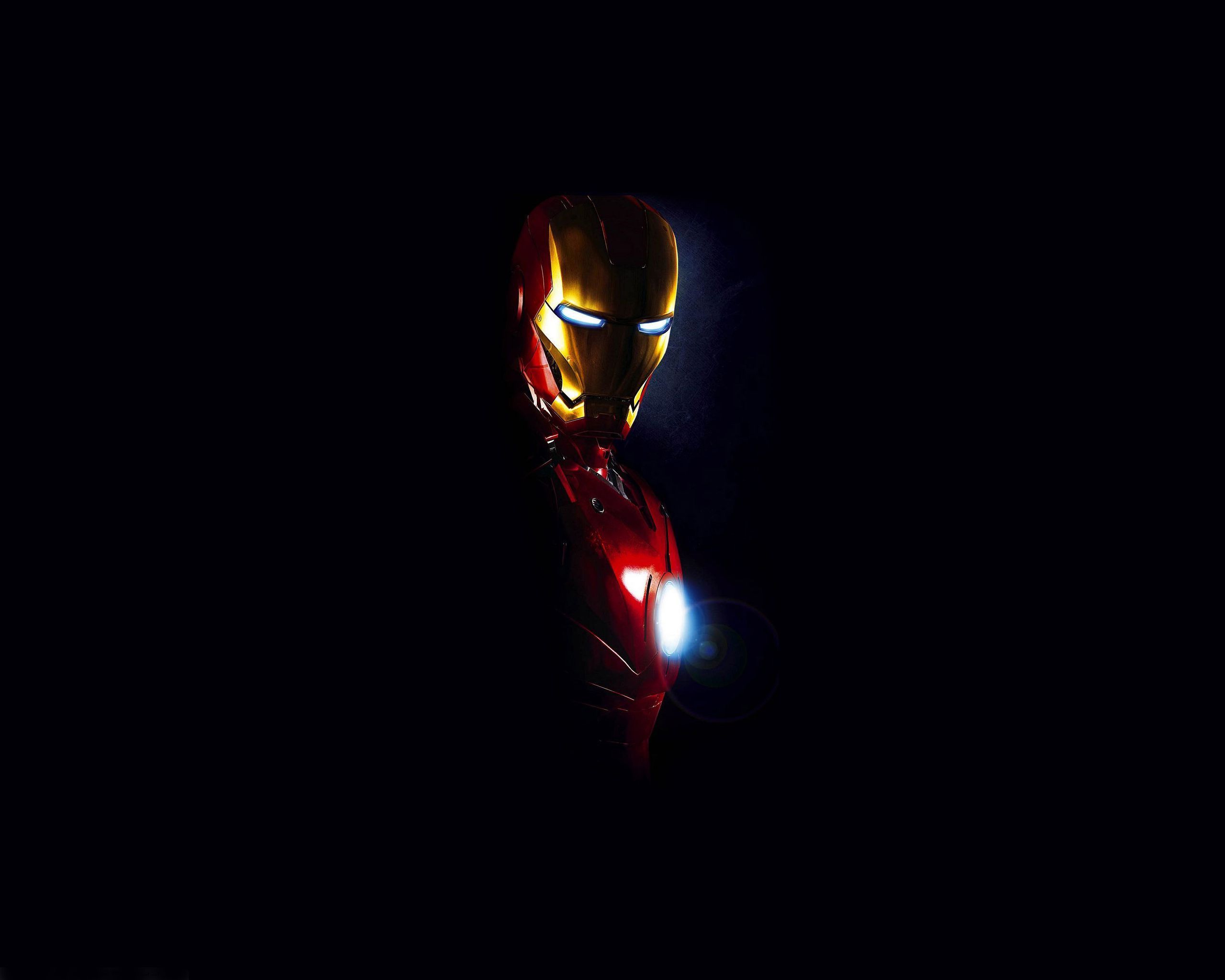 Maschera Iron Man nel buio, 2560x2048 2K+, Desktop