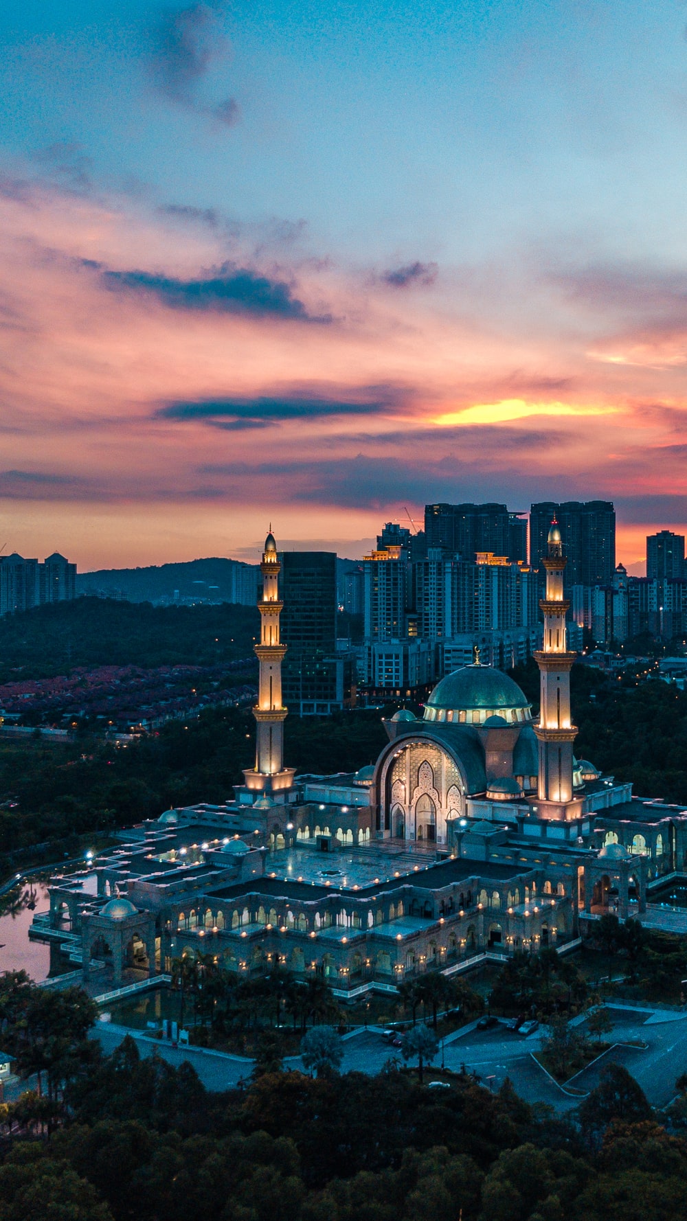 Moschea illuminata al tramonto, 1000x1778 Verticale, Telefono