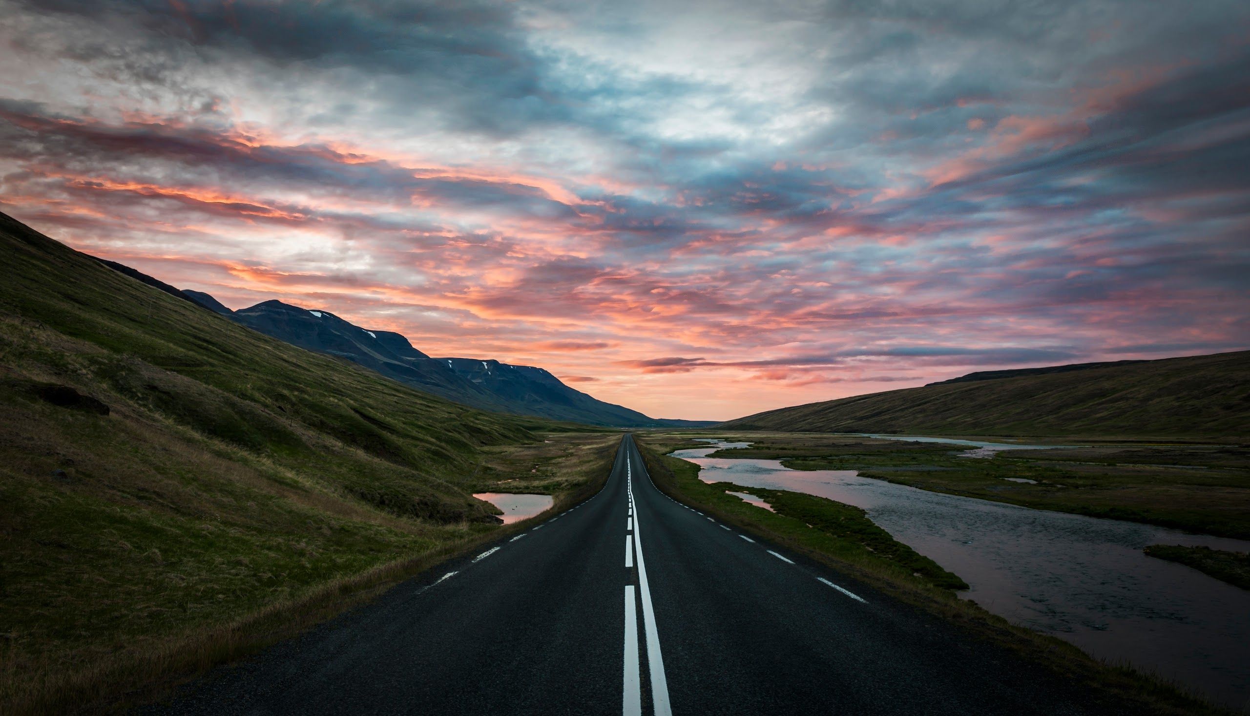 Strada islandese al tramonto, 2560x1466 2K QHD, PC