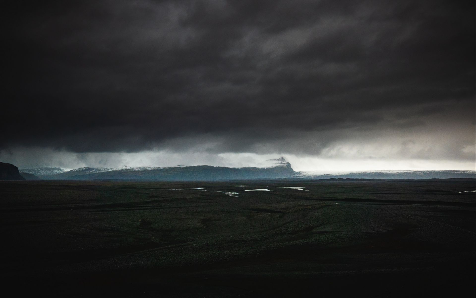 Paesaggio islandese nuvole scure, 1920x1200 Full HD+ WUXGA, Laptop