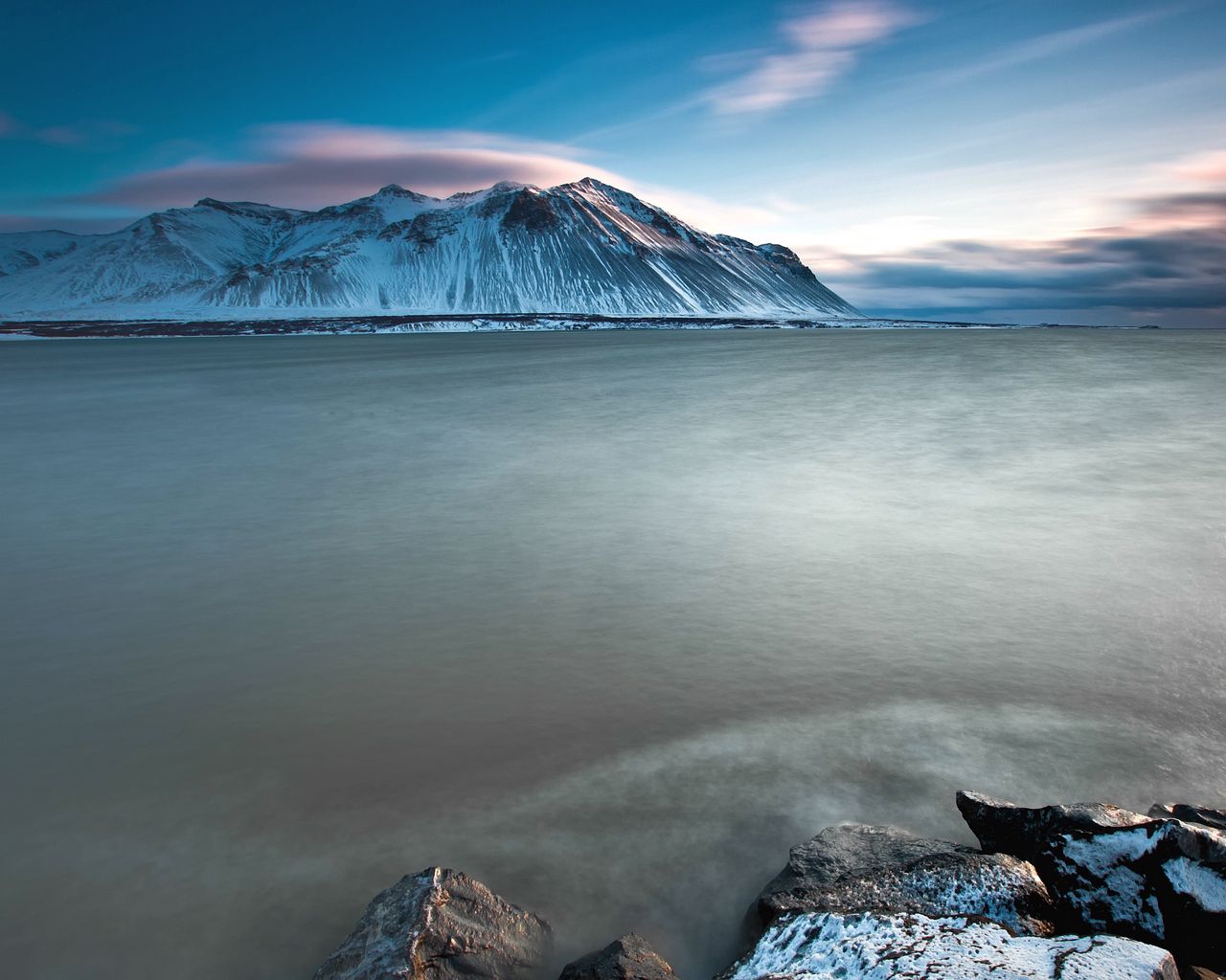 Montagna innevata Islanda con mare, 1280x1024 HD, Desktop