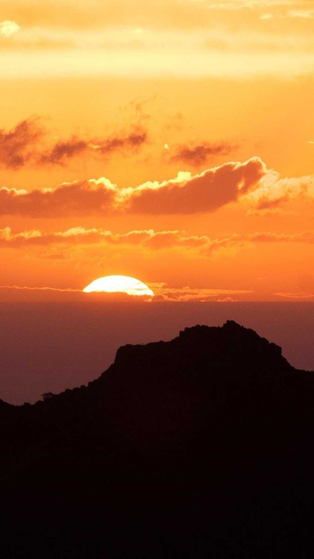 Tramonto arancione con montagna silhouette, 1080x1920 Full HD Verticale, Smartphone