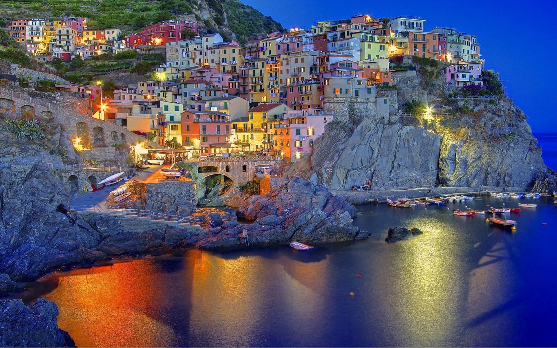 Manarola Cinque Terre notturna, 1920x1200 Full HD+, PC