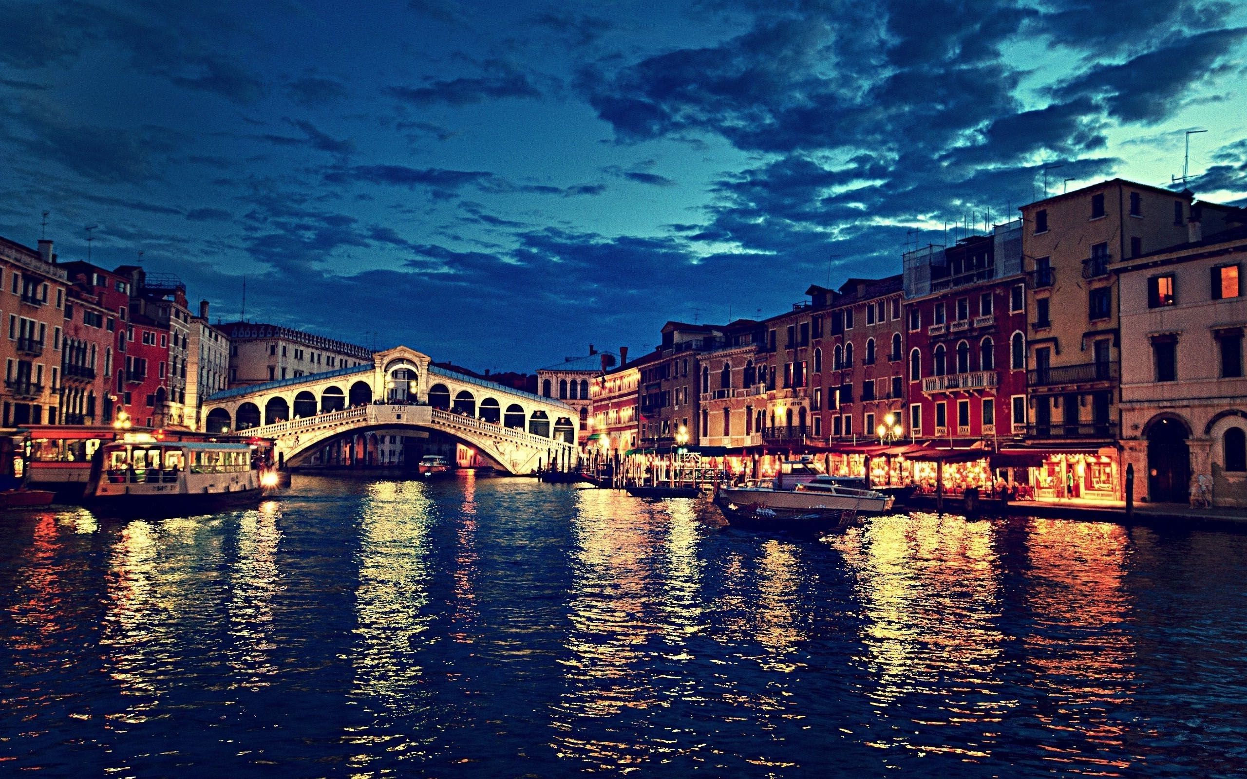 Ponte di Rialto Venezia notte, 2560x1600 2K+, PC Desktop
