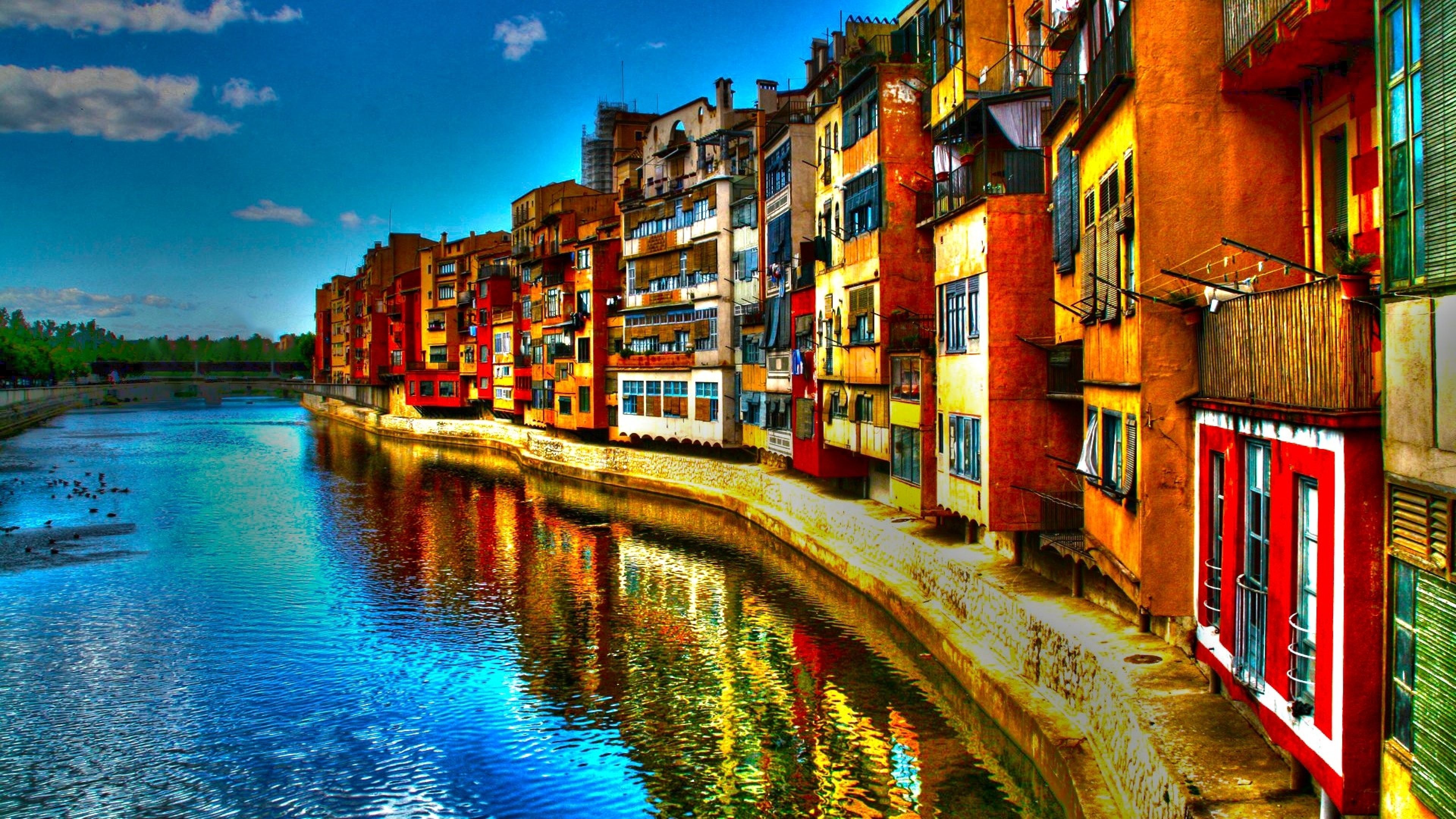 Case colorate lungo canale, 3840x2160 4K, PC Desktop