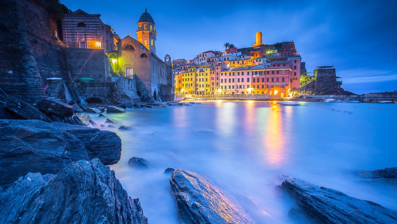 Vernazza Liguria al crepuscolo, 1360x768 HD, Desktop