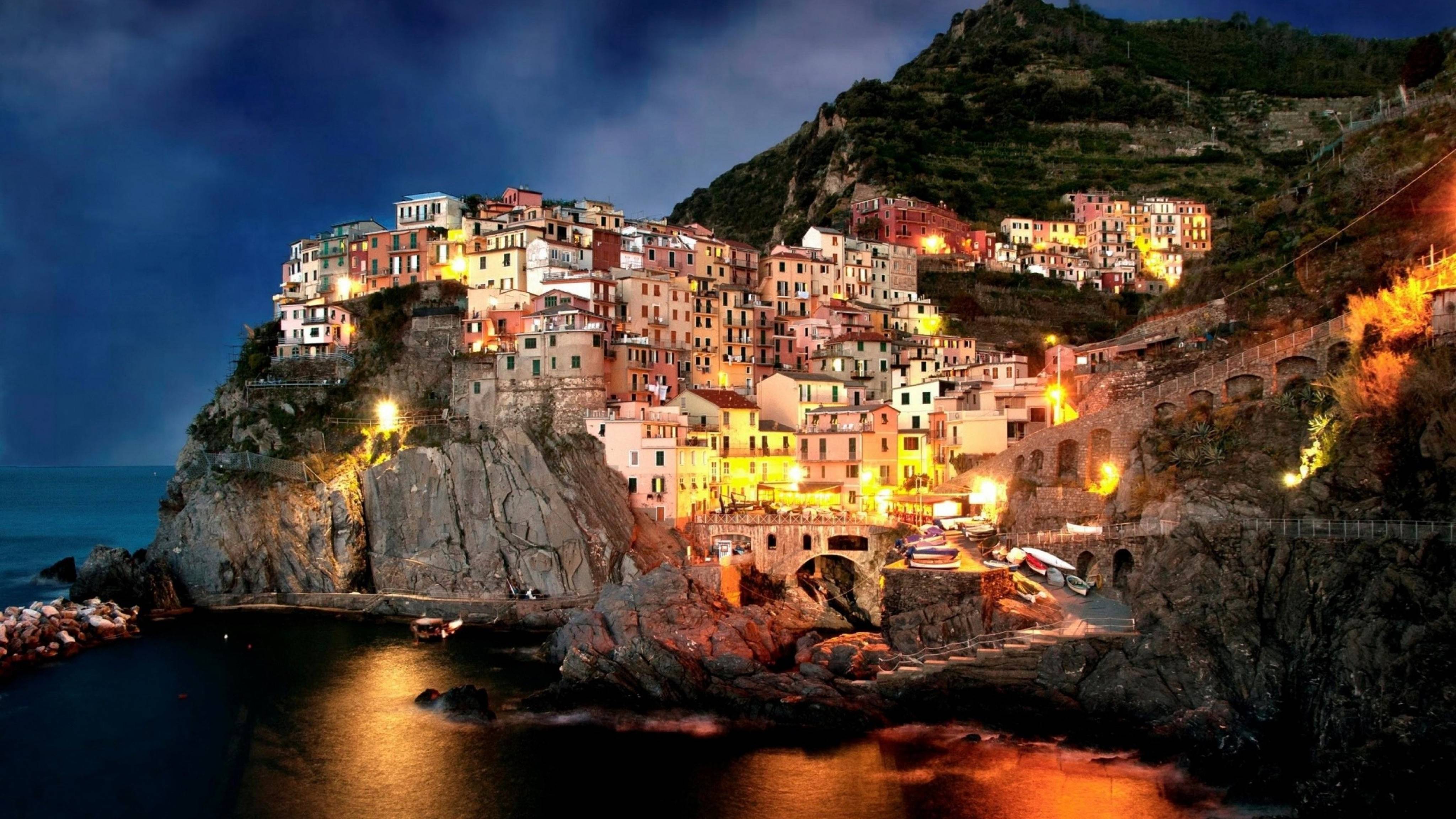 Manarola Cinque Terre di notte, 4096x2304 Ultra HD, 4K TV