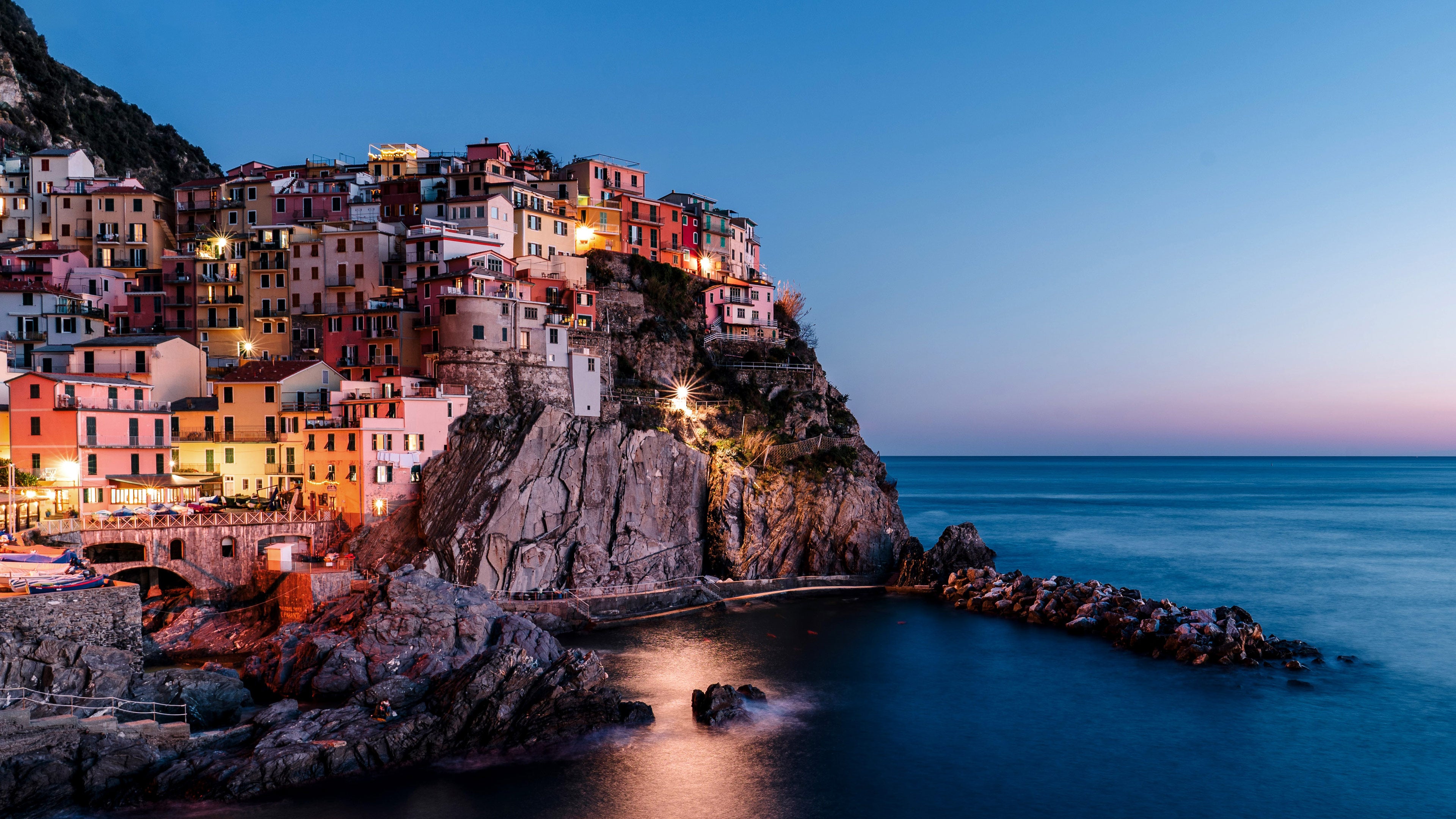 Cinque Terre villaggio costiero notte, 3840x2160 4K Ultra HD, Monitor 4K