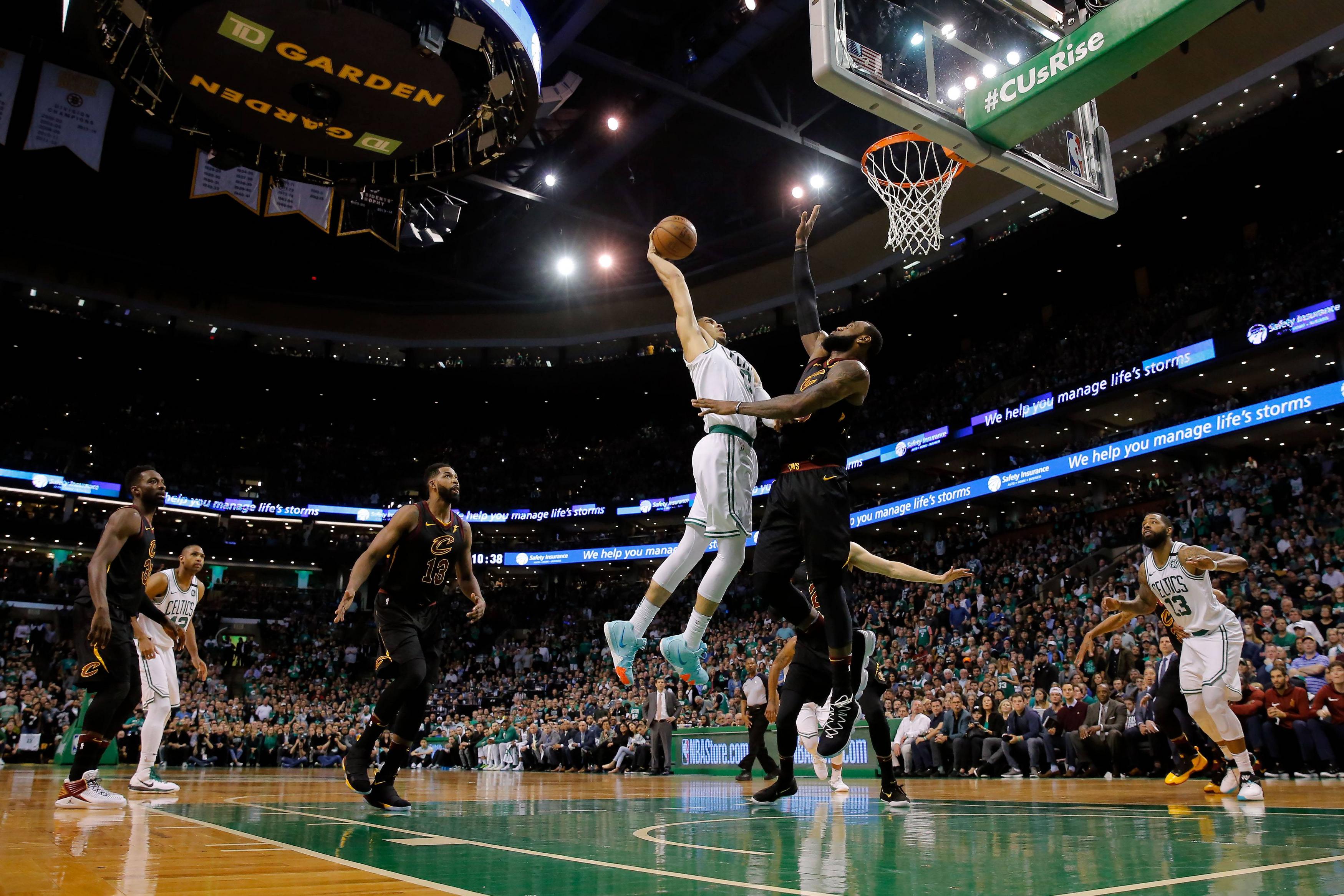Giocatore NBA schiaccia in partita, basket americano, 3499x2333 WQXGA, PC
