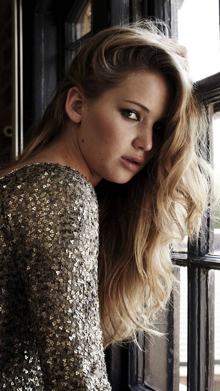 Jennifer Lawrence vicino finestra, 720x1280 Full HD Verticale, iPhone