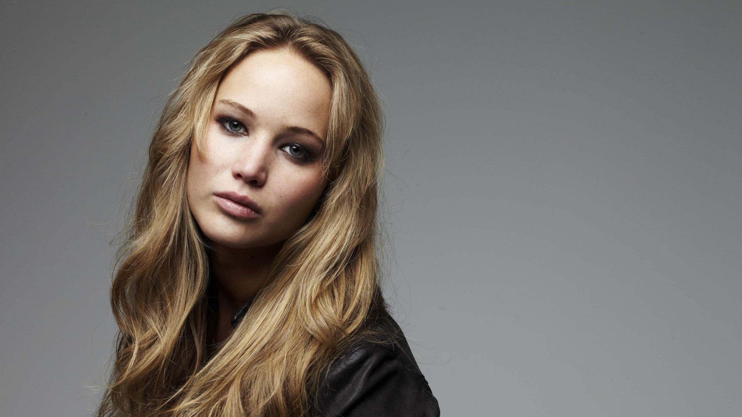 Jennifer Lawrence capelli biondi, 2560x1440 2K, Desktop