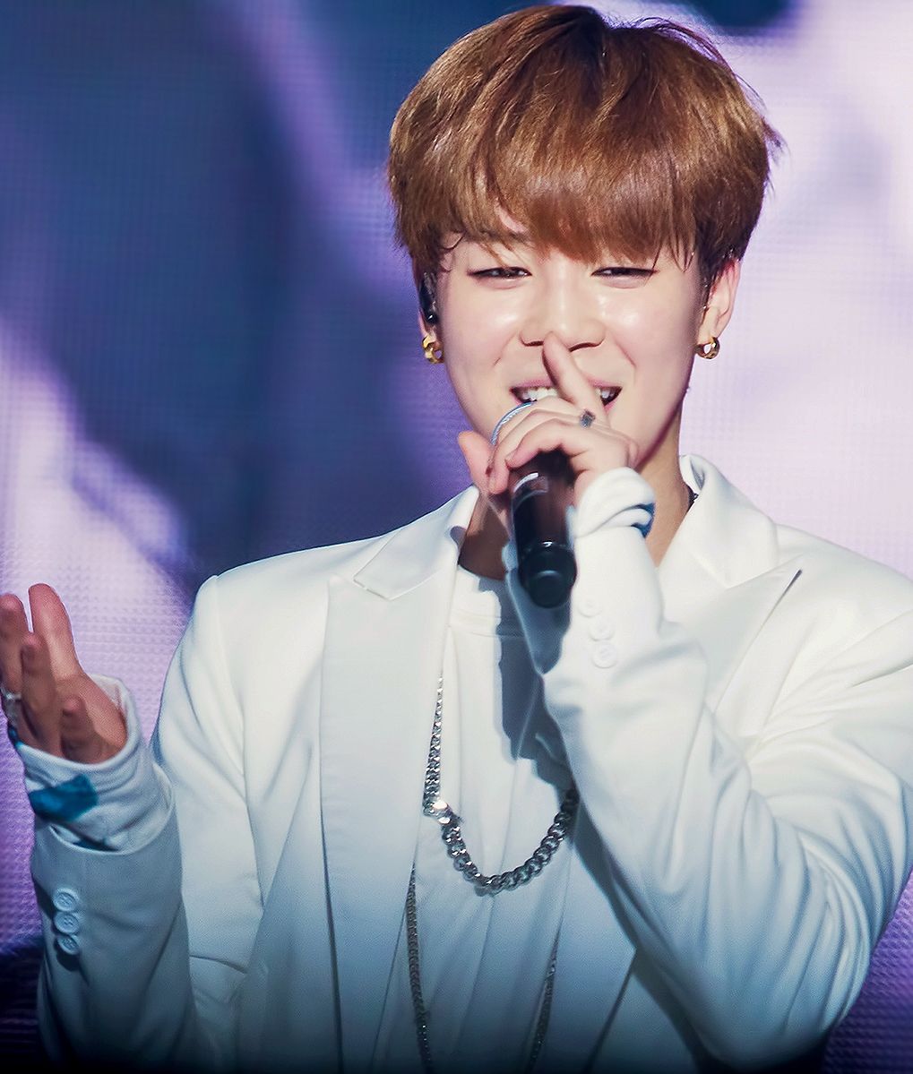 Jimin BTS con microfono, 1019x1199 Full HD Verticale, Smartphone