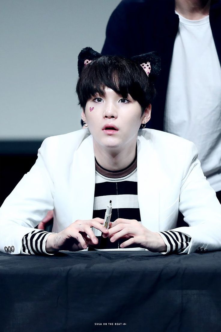 Jin BTS orecchie da gatto, 736x1104 Full HD Verticale, iPhone