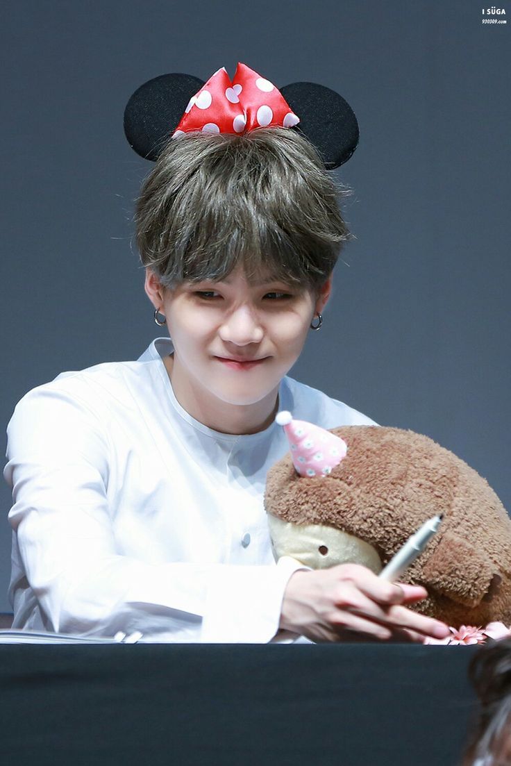 Idolo BTS con cerchietto Minnie, Disney, 736x1103 Full HD Verticale, iPhone