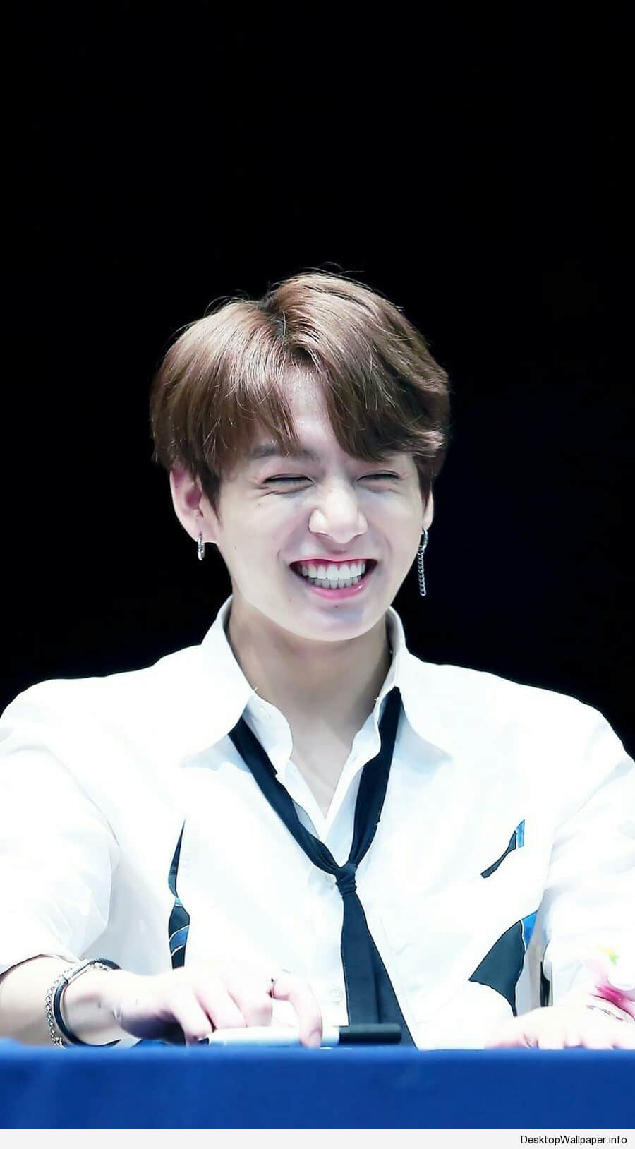 Jungkook BTS che sorride, 900x1628 Full HD Verticale, iPhone