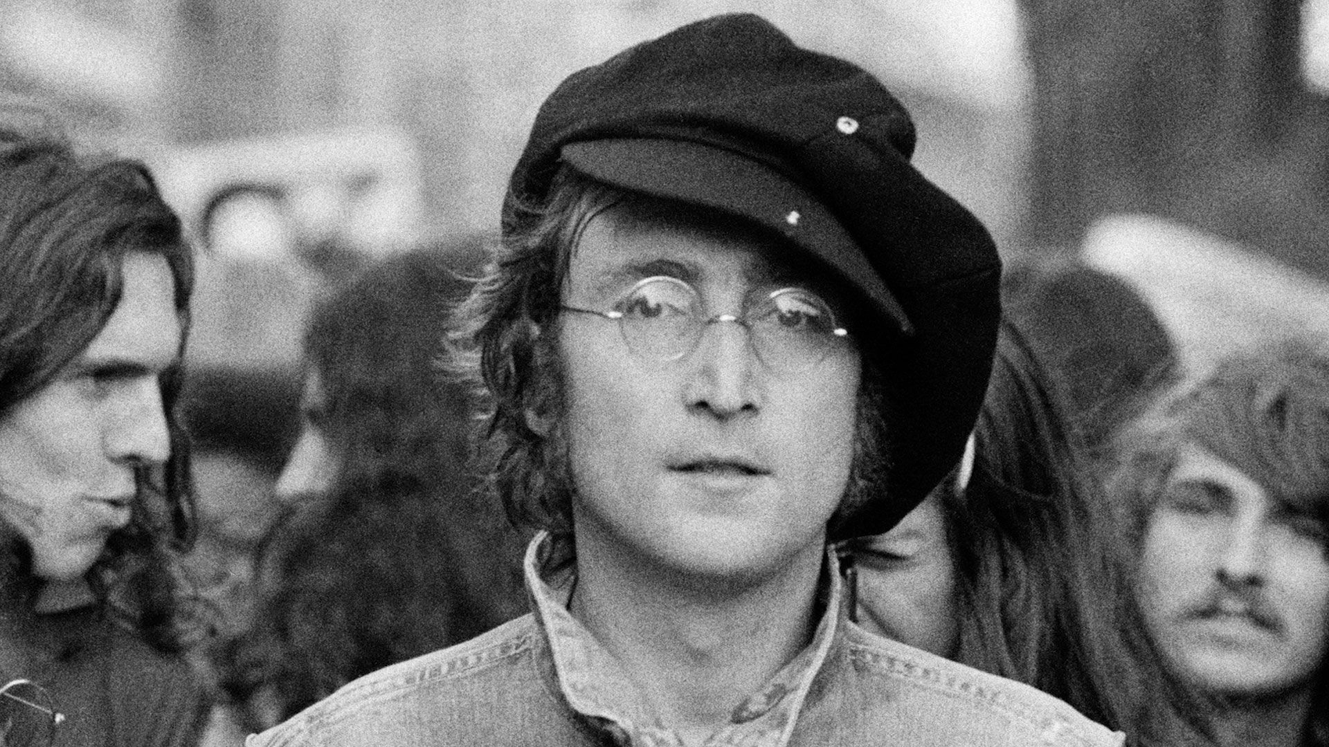 John Lennon con berretto, bianco e nero, 1920x1080 Full HD, Desktop