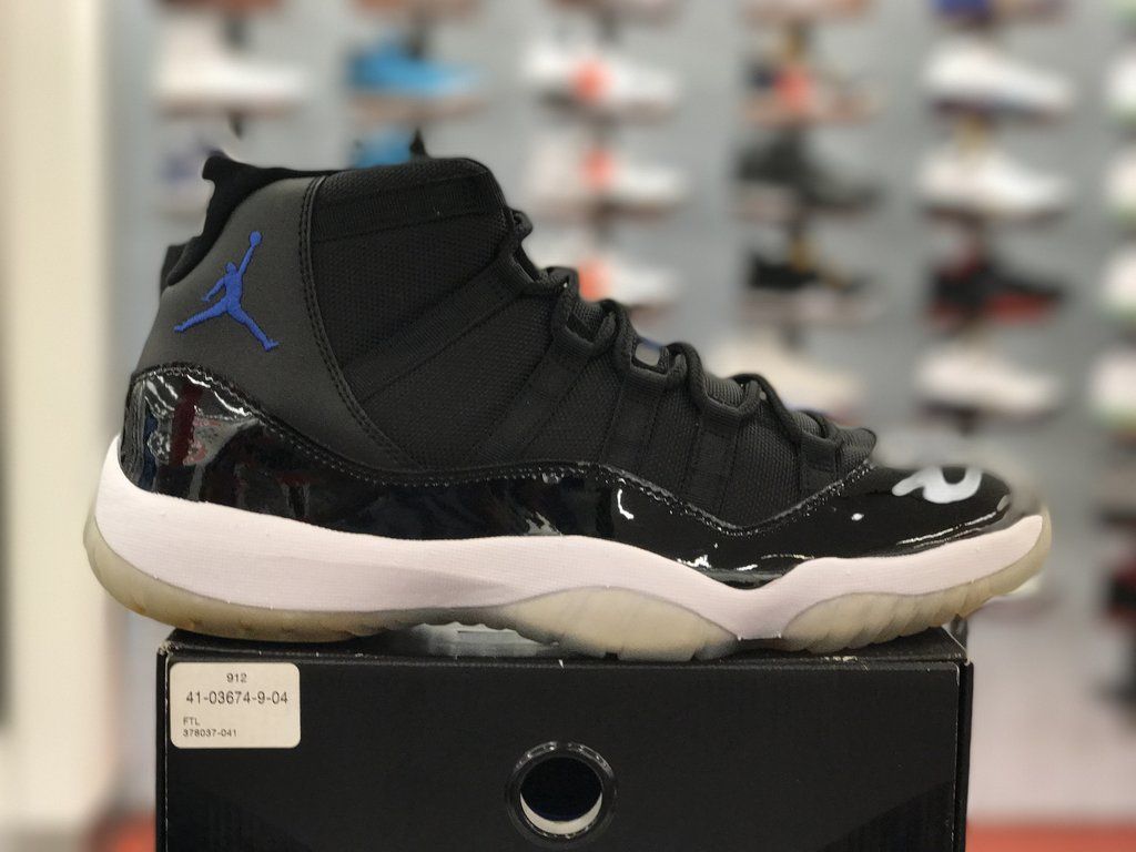 Jordan 11 nera Space Jam, 1024x768 HD, PC Desktop