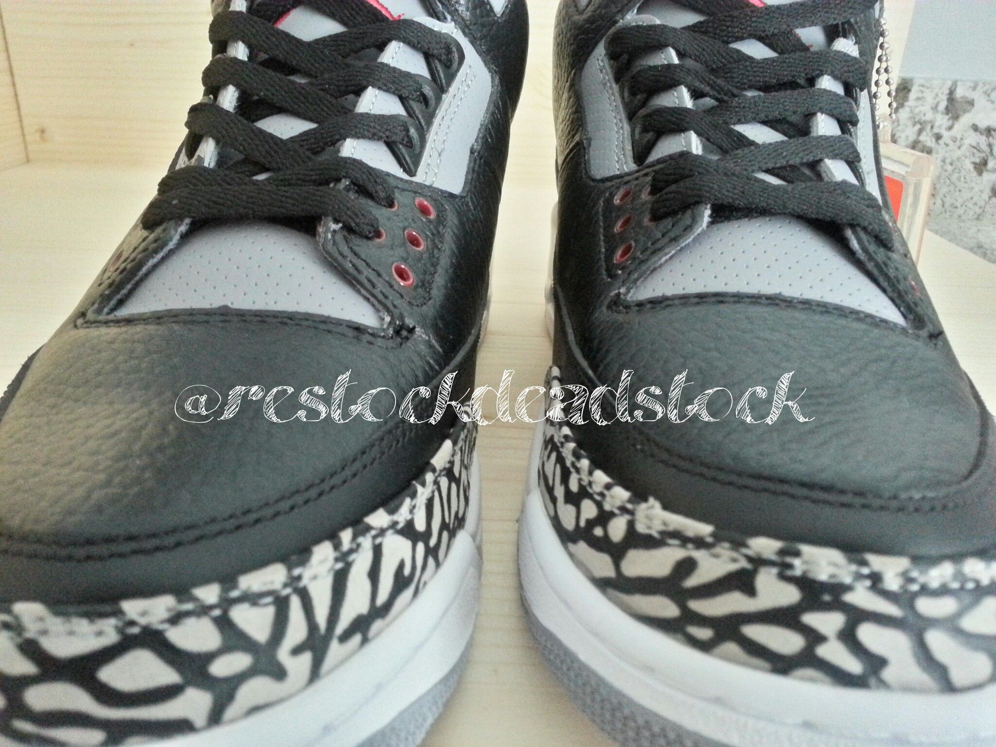 Sneakers Air Jordan 3 nere, 2048x1536 2K, Desktop