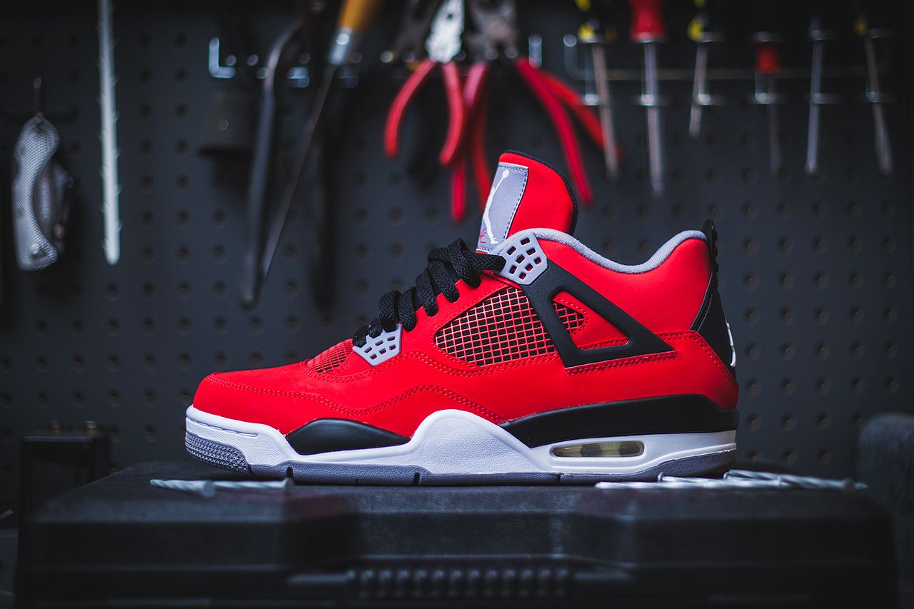 Sneaker Air Jordan 4 rossa, 1280x853 HD, Desktop