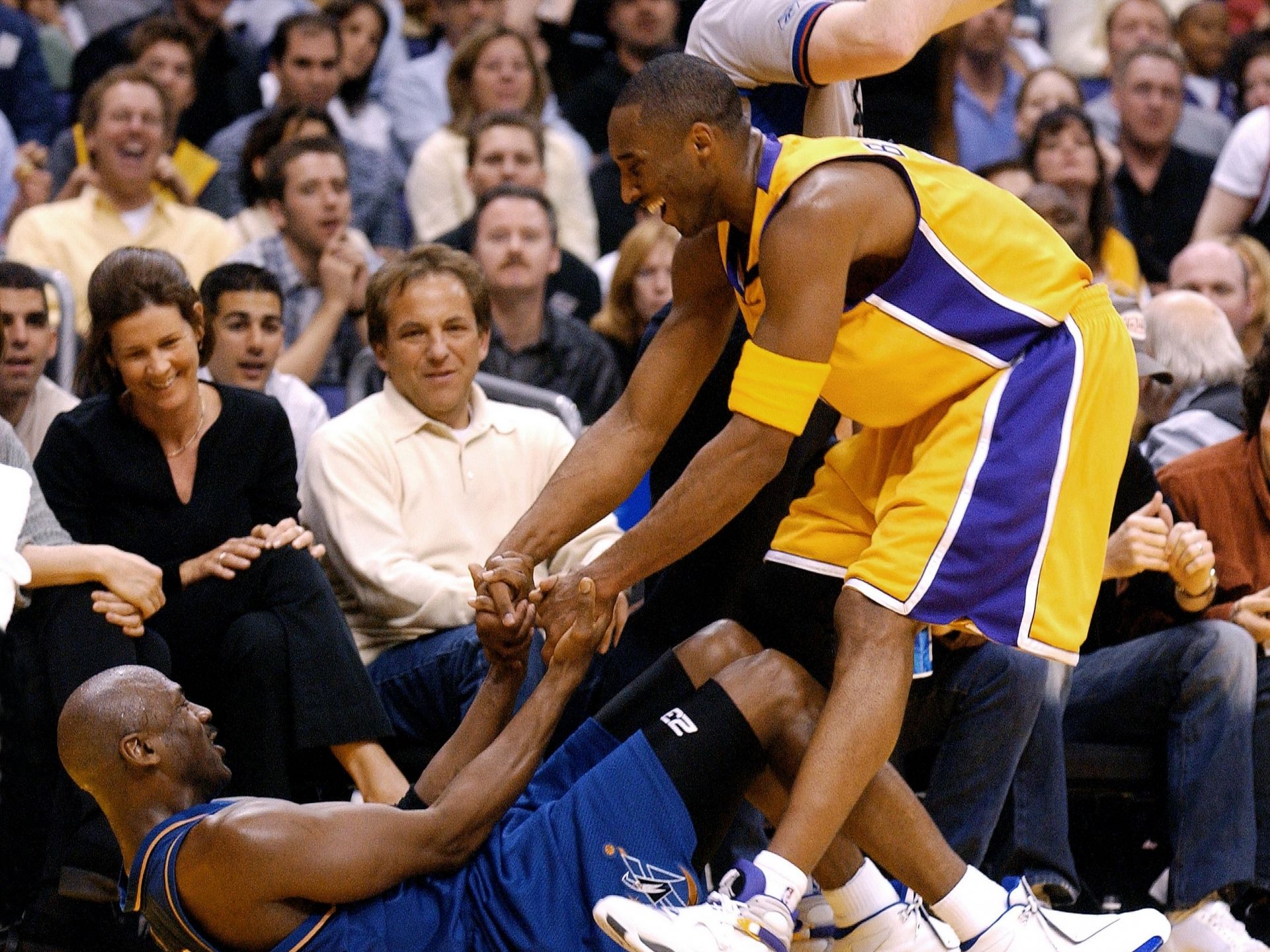 Kobe Bryant aiuta Michael Jordan, 1920x1440 Full HD+, PC Desktop